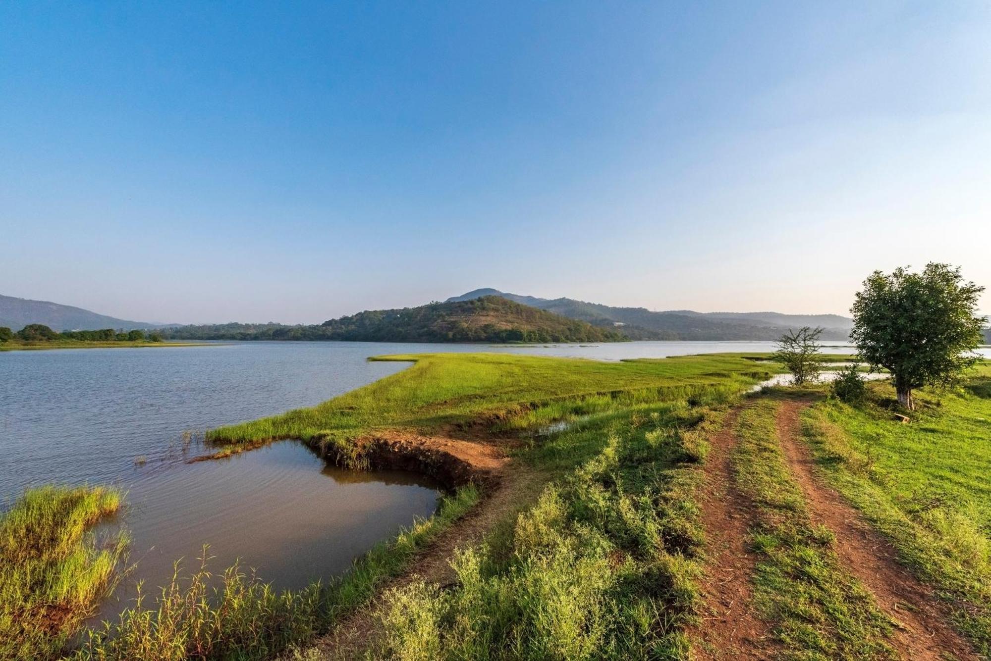 Saffronstays Lakeview Nivara - Farm Stay Villa With Private Pool Near Pune Exterior photo